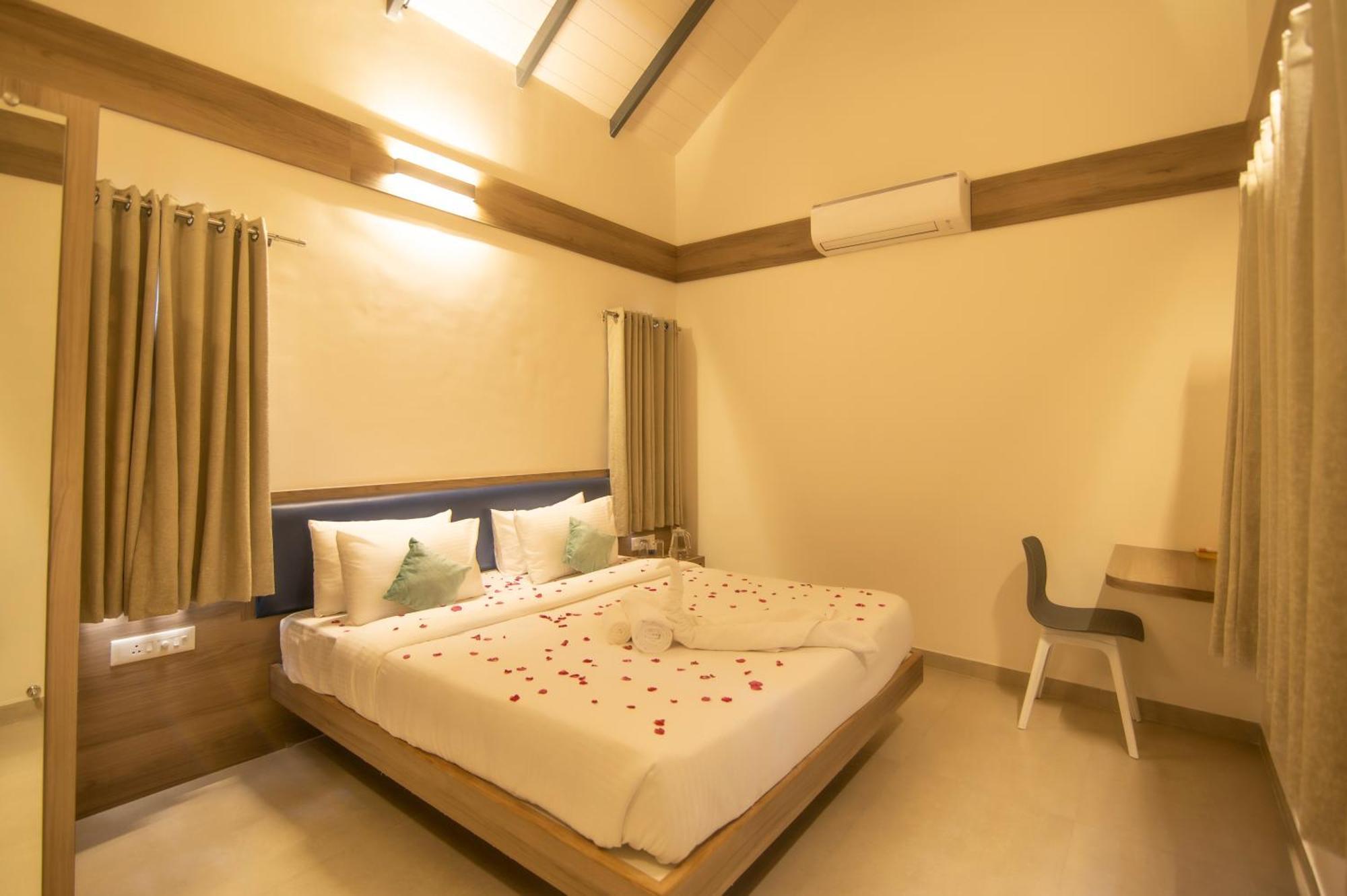 Saffronstays Eden, Nashik - Pet-Friendly Villa With Pool, Jacuzzi & Grape Farm Kültér fotó